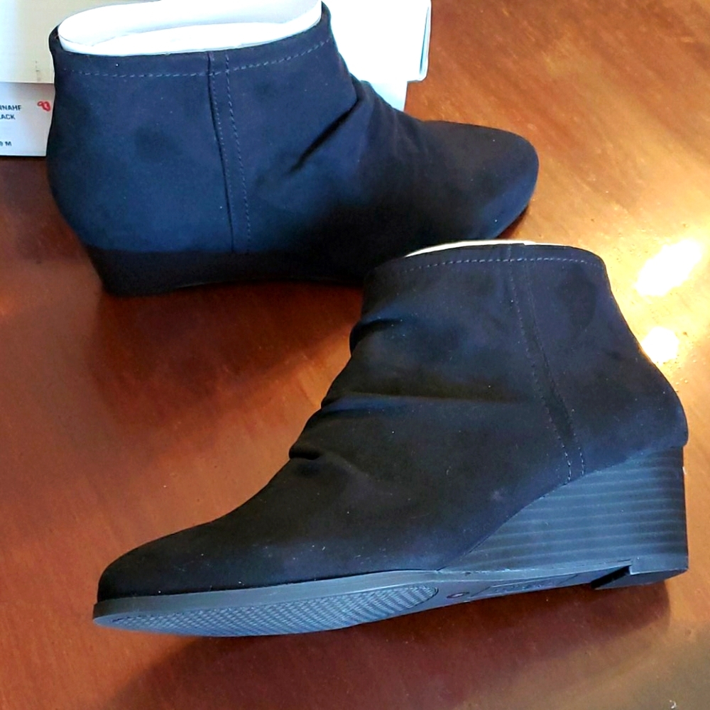 Style & Co Ginnah faux suede platform booties 9M